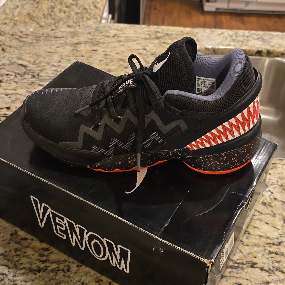 Adidas MARVEL MENS VENOM sneakers